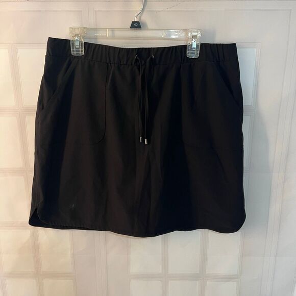Chico’s Zenergy Black Pull-On Elastic Waist Drawstring Mini Skort Skirt Size L - Picture 1 of 8